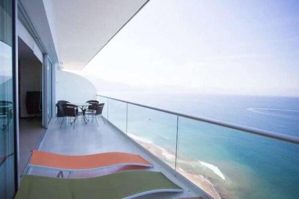 Peninsula Vallarta 3 bedrooms 19B