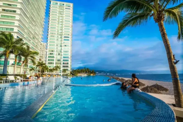 Peninsula Puerto Vallarta 22C